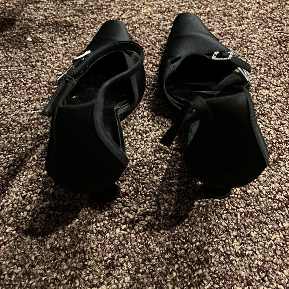 Heels - Picture 3 of 4